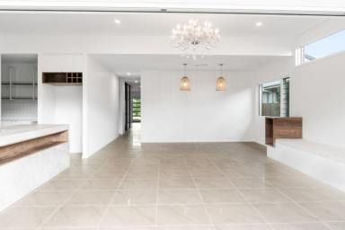 House For Lease - QLD - Middle Ridge - 4350 - Stunning and Sleek Home - Absolutely perfection!  (Image 2)