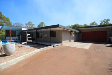 House For Sale - WA - Leschenault - 6233 - Stylish Residence in Leschenault!  (Image 2)