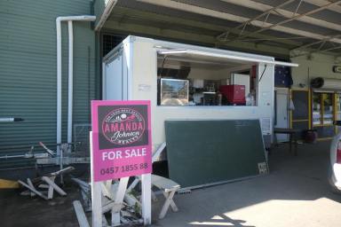 House For Sale - NSW - Bonalbo - 2469 - LOADS OF POTENTIAL FOR THE RIGHT OWNERS  (Image 2)