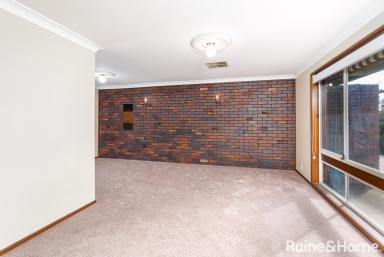 House Leased - NSW - Glenfield Park - 2650 - GLENFIELD DELIGHT  (Image 2)