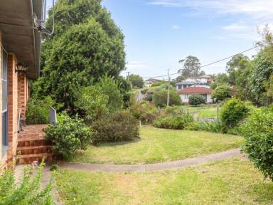 House Sold - NSW - Bega - 2550 - NEAT AND SOLID HOME  (Image 2)