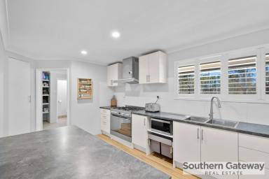 House Sold - WA - Hopeland - 6125 - SOLD BY AARON BAZELEY - SOUTHERN GATEWAY REAL ESTATE  (Image 2)