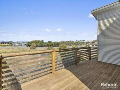 House Leased - TAS - Swansea - 7190 - Welcoming And Modern  (Image 2)