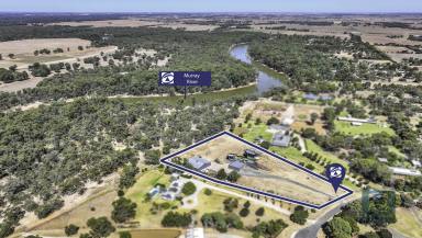 House Sold - VIC - Echuca - 3564 - An architectural masterpiece that enjoys a Murray River lifestyle.  (Image 2)