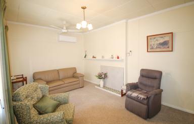 House For Sale - SA - Naracoorte - 5271 - Immaculate First Home Opportunity  (Image 2)