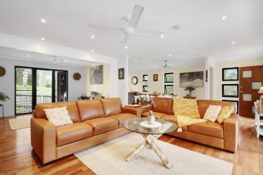 House For Sale - QLD - Lamb Island - 4184 - Modern, Airy and Open-Plan  (Image 2)