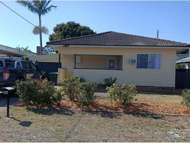 House Leased - NSW - Forster - 2428 - 3 Bedroom Home In The Heart Of Forster  (Image 2)