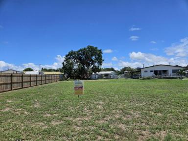 Residential Block Sold - QLD - Forrest Beach - 4850 - 978 SQ.M. BLOCK AT END OF NO THROUGH STREET!  (Image 2)