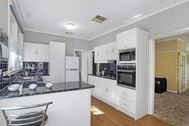 House For Sale - NSW - Gooloogong - 2805 - Fantastic first home or investment opportunity!  (Image 2)