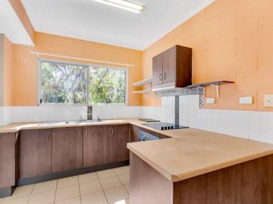 Unit For Sale - QLD - Manunda - 4870 - Two-bedroom unit with great potential!  (Image 2)