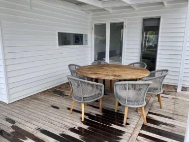 House For Lease - QLD - Biggera Waters - 4216 - Furnished Luxury Waterfront Queenslander cottage on the Gold Coast | Short Term Rental  (Image 2)