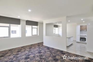 Apartment For Sale - VIC - Mildura - 3500 - Amazing Top Floor Apartment Living  (Image 2)