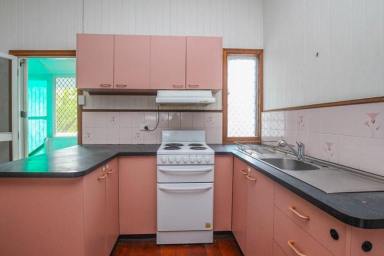 House Leased - QLD - Bungalow - 4870 - Charming Highset Queenslander Close to the City  (Image 2)