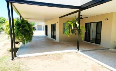 House For Sale - QLD - Hull Heads - 4854 - Newly constructed 2 bedroom rendered block home close to beach & boat ramp  (Image 2)