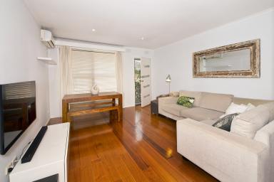 Apartment Leased - VIC - Mordialloc - 3195 - GREAT LOCATION | TWO BEDROOM | LOVELY UNIT  (Image 2)