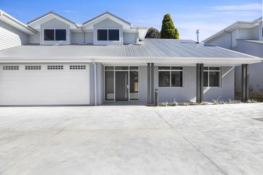 Townhouse For Sale - NSW - Bowral - 2576 - Ready now! Executive Villas close to Bowral CBD  (Image 2)