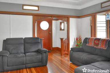 House For Sale - QLD - West Mackay - 4740 - Sensational West Mackay Queenslander!  (Image 2)