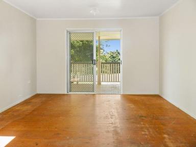 House Leased - QLD - Rockville - 4350 - Charming 3-Bedroom House in Rockville with Spacious Yard  (Image 2)