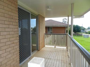 House Leased - QLD - Rockville - 4350 - Charming 3-Bedroom House in Rockville with Spacious Yard  (Image 2)