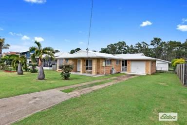 House For Sale - QLD - Burrum Heads - 4659 - READY FOR A SEA CHANGE? LOWSET BEAUTY ACROSS THE STREET FROM THE BEACH!  (Image 2)
