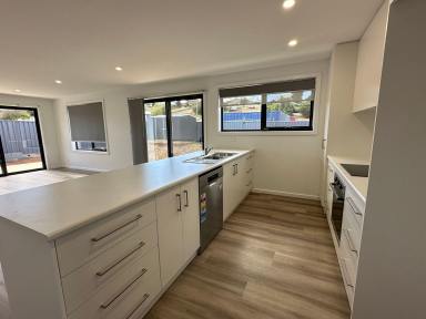 Townhouse Leased - TAS - Deloraine - 7304 - 3 Bedroom Home!  (Image 2)