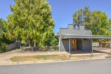 House For Sale - VIC - Myrtleford - 3737 - 3 Bedroom Home and Retail Shopfront  (Image 2)