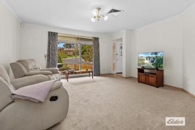 House Leased - VIC - Strathdale - 3550 - High Quality Home & Enviable Lifestyle  (Image 2)