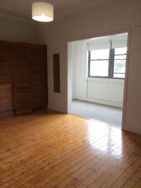 Unit Leased - NSW - Coogee - 2034 - Coogee 2 br + sunroom, light and bright  (Image 2)