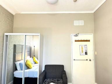 Apartment For Lease - NSW - Glebe - 2037 - Walk to Sydney University and Broadway Shopping Centre in 6 Minutes  (Image 2)