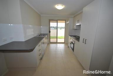 House Leased - NSW - Worrigee - 2540 - Convenience & Location  (Image 2)