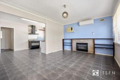 House For Sale - VIC - Long Gully - 3550 - Good investment opportunity or purchase your first home!  (Image 2)
