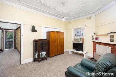 House Leased - NSW - Wagga Wagga - 2650 - Vintage Central Charm  (Image 2)