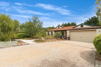 House Sold - VIC - Somers - 3927 - Sprawling Beachside Home On Half An Acre  (Image 2)