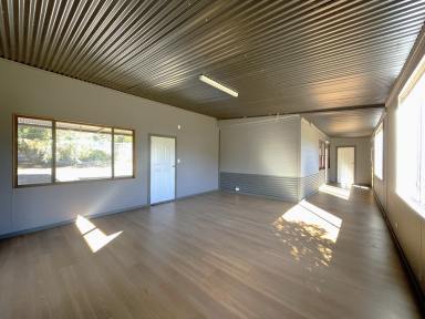 House For Sale - NSW - Gundagai - 2722 - 3 bedroom home on the outskirts of town  (Image 2)