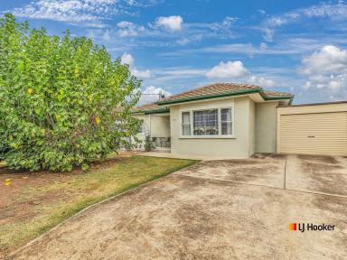 House For Sale - VIC - Echuca - 3564 - Your Ideal Haven near Echuca Regional Health Services  (Image 2)