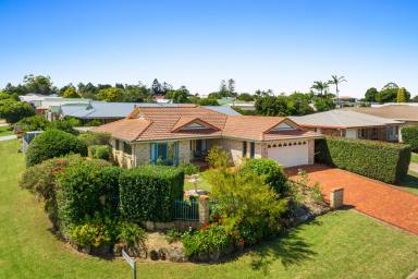 House For Sale - QLD - Wilsonton - 4350 - A Spacious Well Appointed Home, Beautiful Easy Care Gardens, Privacy and Great Location!  (Image 2)