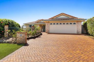 House For Sale - QLD - Wilsonton - 4350 - A Spacious Well Appointed Home, Beautiful Easy Care Gardens, Privacy and Great Location!  (Image 2)