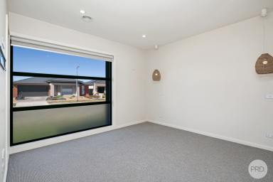 House Leased - VIC - Alfredton - 3350 - STYLISH 4 BEDROOM HOME IN ALFREDTON  (Image 2)