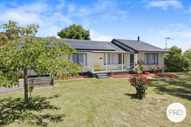 House For Sale - VIC - Smythesdale - 3351 - Charming Residence with Equine Facilities For Horse Enthusiasts  (Image 2)