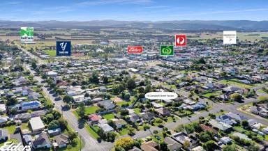 House Sold - VIC - Yarram - 3971 - CONTEMPORARY FEATURES THAT TICKS ALL THE BOXES!  (Image 2)