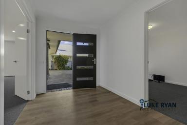 House For Sale - VIC - Rochester - 3561 - LARGE FAMILY HOME IN PRIME LOCATION  (Image 2)