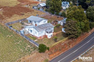 House Sold - TAS - Stowport - 7321 - Big, Bold and ready for Renovation!!!  (Image 2)