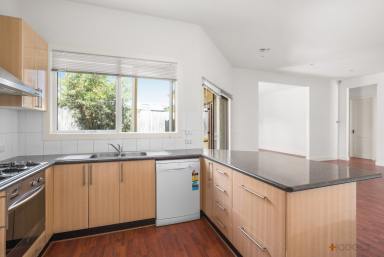Townhouse Leased - VIC - Parkdale - 3195 - WELL PRESENTED | FRESHLY PAINTED | GREAT LOCATION  (Image 2)