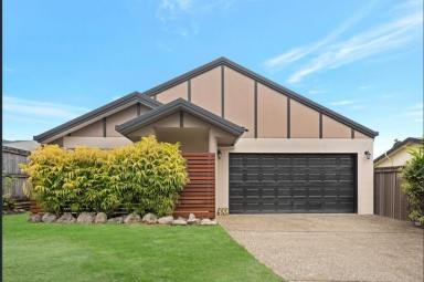 House Leased - QLD - Brinsmead - 4870 - **APPROVED APPLICATION**  LARGE FAMILY HOME LOCATED IN QUIET CLOSE  (Image 2)