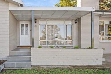 House For Sale - VIC - Kangaroo Flat - 3555 - Beautifully Renovated Home  (Image 2)