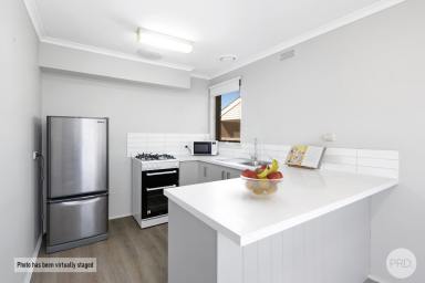 Unit For Sale - VIC - Wendouree - 3355 - "Convenient Living: 2-Bedroom Unit With Modern Comforts In Wendouree!"  (Image 2)