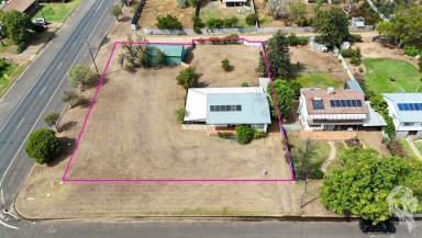 House For Sale - NSW - Wee Waa - 2388 - SOLID HOME ON A DOUBLE  CORNER BLOCK!  (Image 2)