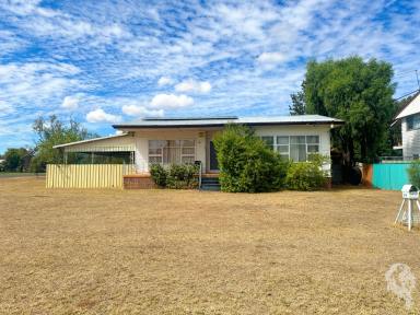 House For Sale - NSW - Wee Waa - 2388 - SOLID HOME ON A LARGE CORNER BLOCK WITH 2 TITLES!  (Image 2)