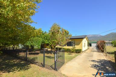 House For Sale - VIC - Eurobin - 3739 - Buffalo Views 4 bedrooms on 4232m2  (Image 2)