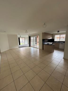 House Leased - VIC - Berwick - 3806 - Fresh and clean Four Bedroom Home!  (Image 2)